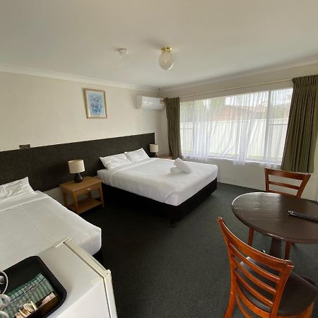 בייטמנס ביי Hanging Rock Family Motel מראה חיצוני תמונה