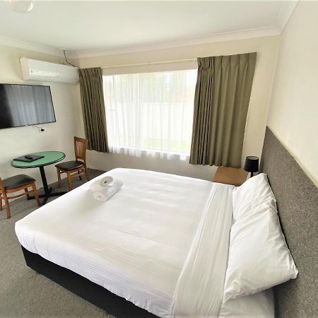 בייטמנס ביי Hanging Rock Family Motel מראה חיצוני תמונה
