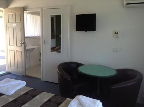 בייטמנס ביי Hanging Rock Family Motel מראה חיצוני תמונה
