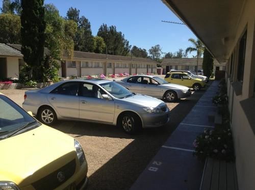 בייטמנס ביי Hanging Rock Family Motel מראה חיצוני תמונה