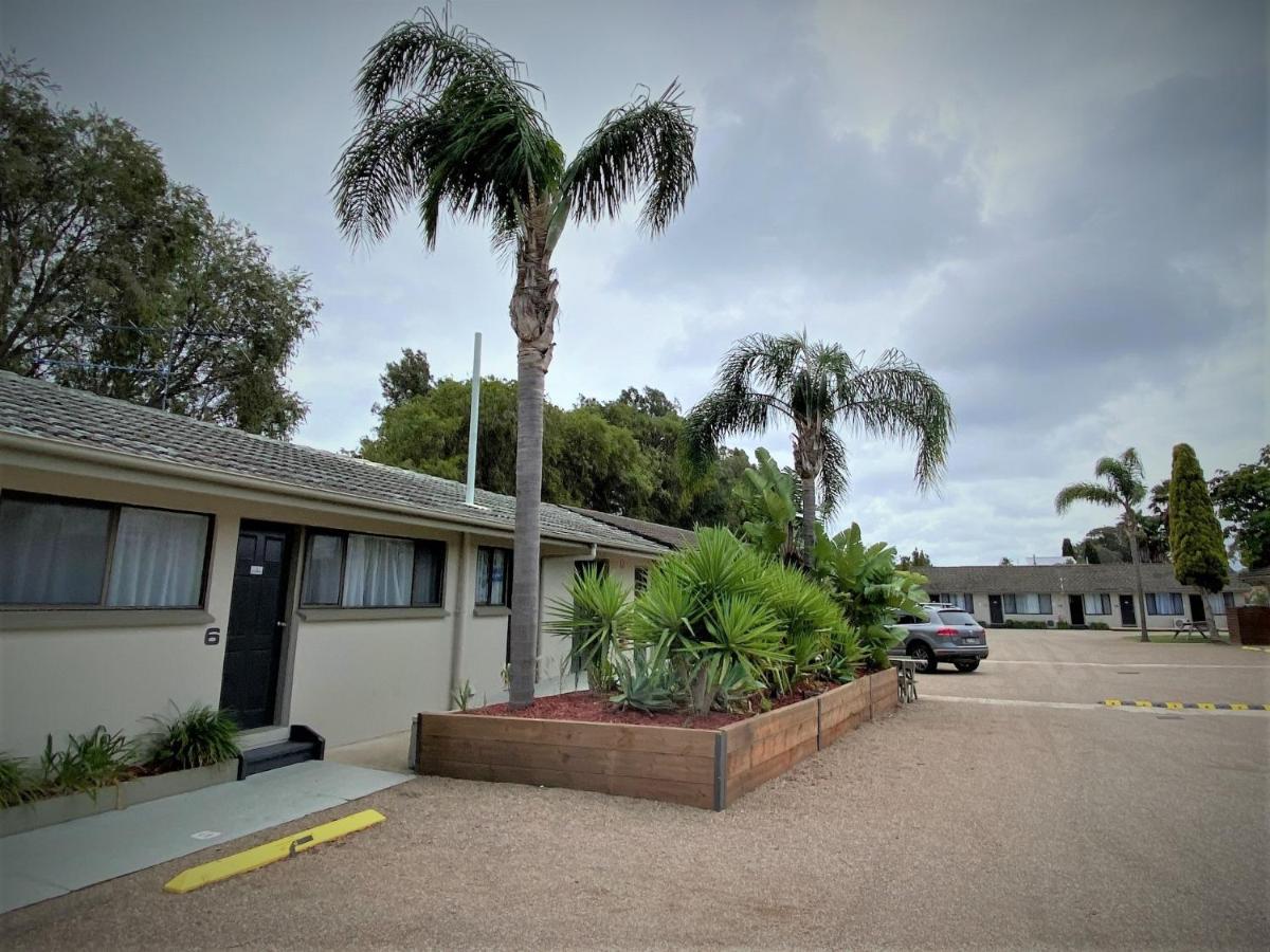 בייטמנס ביי Hanging Rock Family Motel מראה חיצוני תמונה