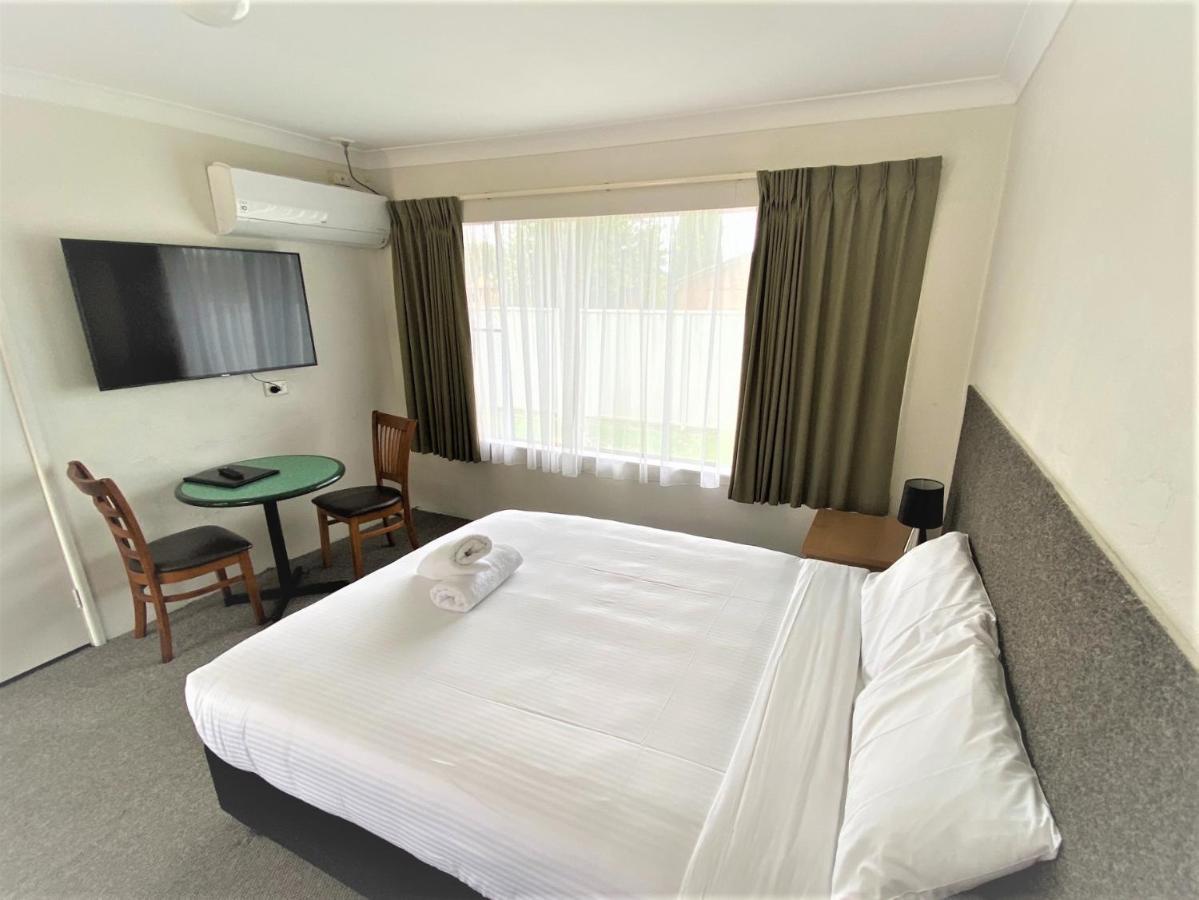 בייטמנס ביי Hanging Rock Family Motel מראה חיצוני תמונה