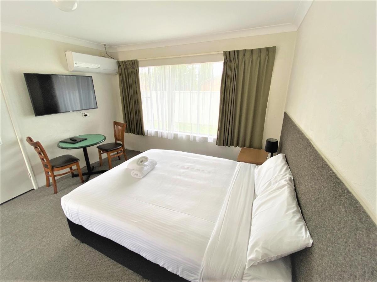 בייטמנס ביי Hanging Rock Family Motel מראה חיצוני תמונה