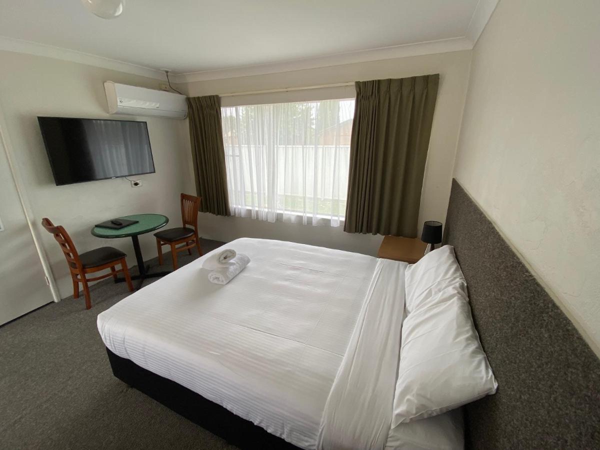 בייטמנס ביי Hanging Rock Family Motel מראה חיצוני תמונה
